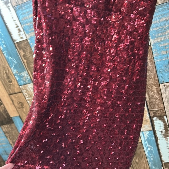 Miss Ord XL Ruby red sequins ball gown - Picture 9 of 15